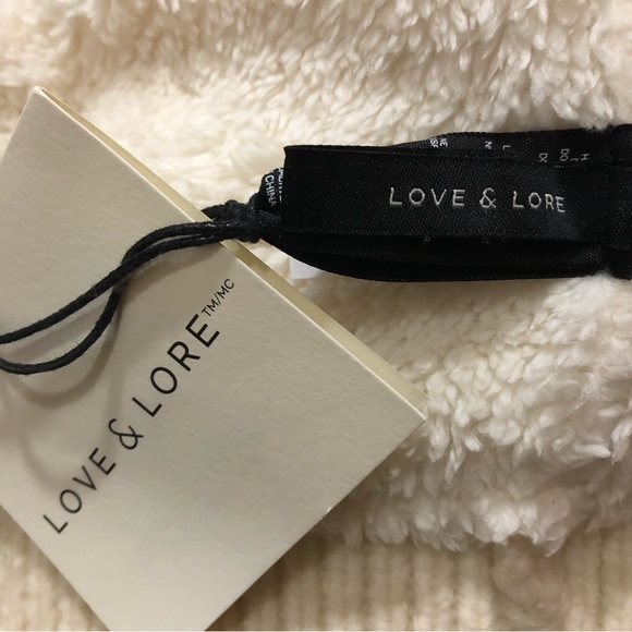 Love & Lore Pom Pom Toques (Set of 2) - Picture 11 of 16